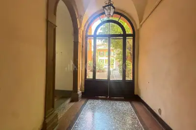 Casa in vendita, Via Castiglione, Bologna