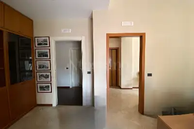 Casa in vendita, Via Roberto da Bari, Bari