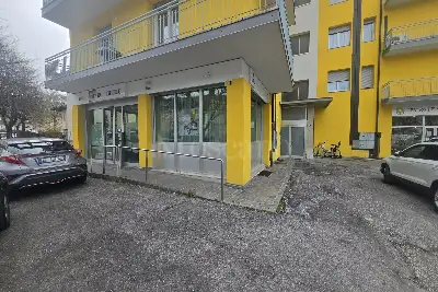 Negozio in vendita, Via A. Rosmini, Lavis