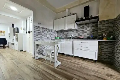 Casa in vendita, Via Varese, Anzio