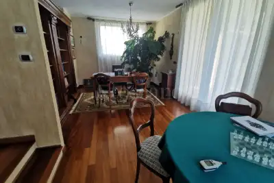 Casale in vendita, Strada Monferrina, Casteggio