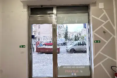 Negozio in affitto, Via Malaspina, Palermo