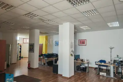 Magazzino in vendita, Via degli Svevi, Catanzaro