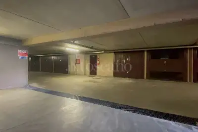 Box in vendita, Via Giambellino, Milano