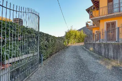 Villa Bifamiliare in vendita, Via Cerdosso, Marchirolo