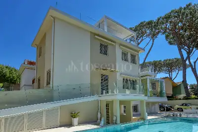 Villa in vendita, Via Luigi Pirandello, Camaiore