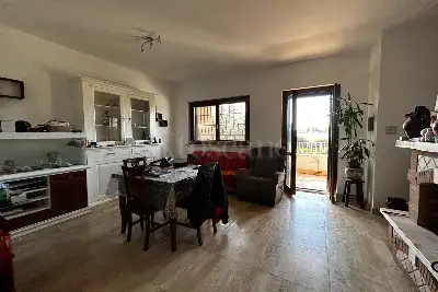 Villino a Schiera in vendita, Via Solopaca, Roma