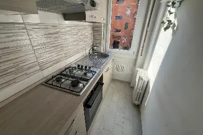 Casa in vendita, Via Lorenteggio, Milano