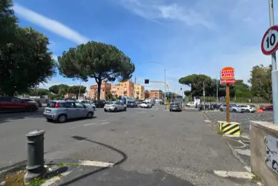 Negozio in vendita, Via Tuscolana, Roma