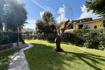 Villa Plurifamiliare in vendita, Viale Stella Polare, Anzio