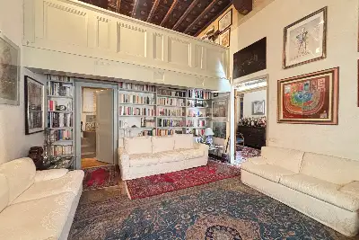 Casa in vendita, Piazza di Monte Citorio, Roma