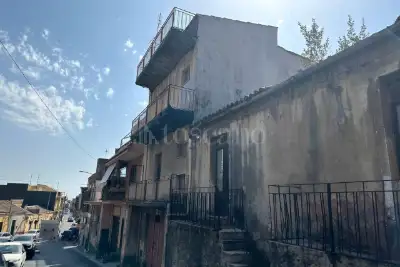 Palazzo in vendita, Via Trieste, Aci Castello