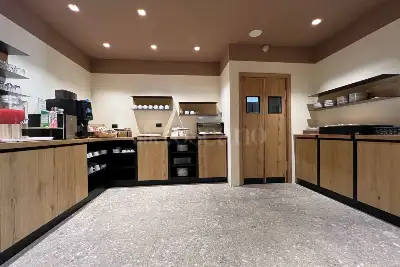 Albergo in vendita, Via Lazzarini, Sirmione