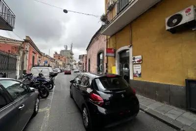 Negozio in affitto, Via Etnea, Gravina di Catania