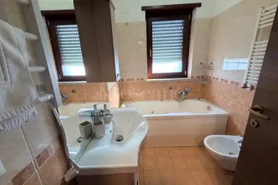 Casa in vendita, Via Saragat, Pomezia