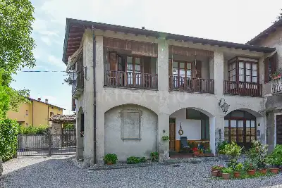 Casa in vendita, Via Giovanni Torti, Erba