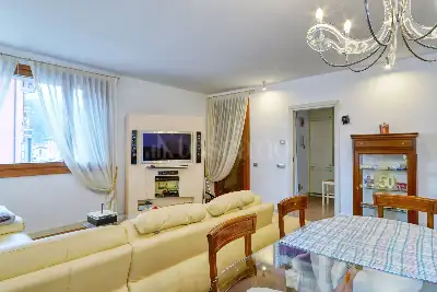 Casa in vendita, Via Matteotti, Porto Ceresio