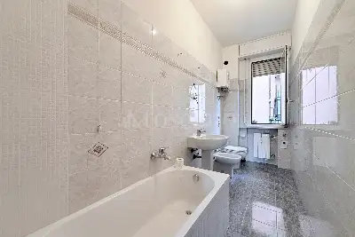 Casa in vendita, Via Francesco Primaticcio, Milano