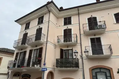 Negozio in vendita, Piazza Salvador Allende, Nereto