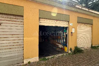 Box in vendita, Via Capo Palinuro, Roma