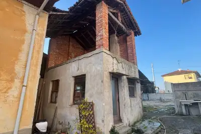 Negozio in vendita, Via Ginetta Caccianotti, Biandrate