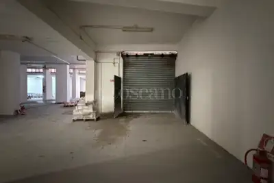 Magazzino in vendita, Via Arturo Graf, Palermo