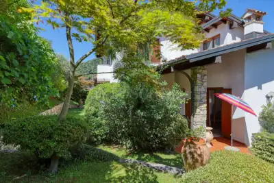 Villa in vendita, Via Marconi, Lavena Ponte Tresa