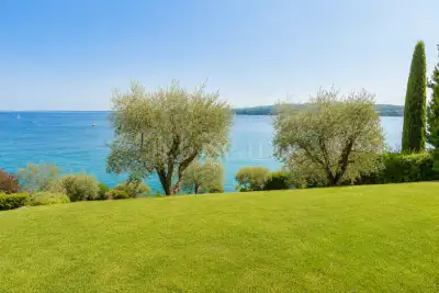Villa in vendita, Via Alessandro Volta, Padenghe sul Garda