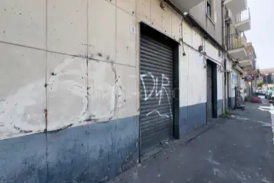Negozio in vendita, Via Santa Maria della Catena, Catania
