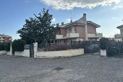 Villa in vendita, Via Romano Scarpa, Roma