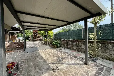 Villino a Schiera in vendita, Via Sorbana, Brescia