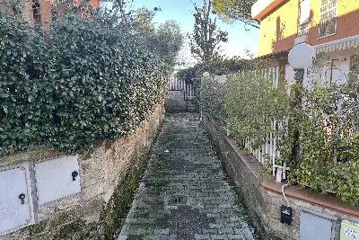 Villino a Schiera in vendita, Via Francesco Paolo Bonifacio, Roma