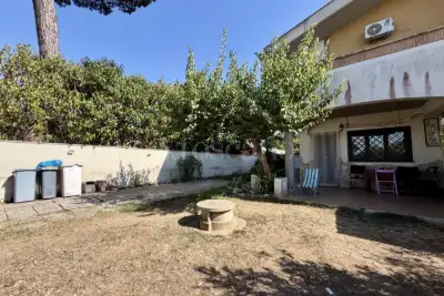 Villa Plurifamiliare in vendita, Via dei Frassini, Anzio