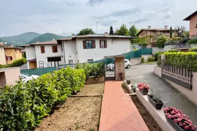 Villino a Schiera in vendita, Via D. Alighieri, Monticelli Brusati