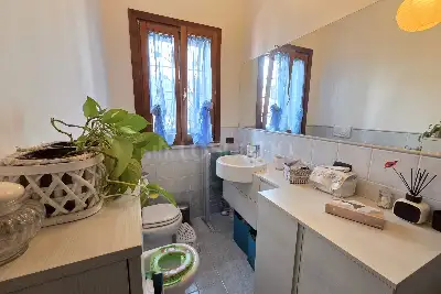 Villino a Schiera in vendita, Via Azzanello , Roma