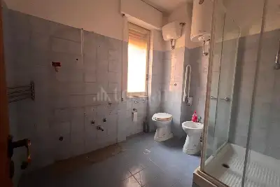 Casa in vendita, Via Piero Colonna, Roma