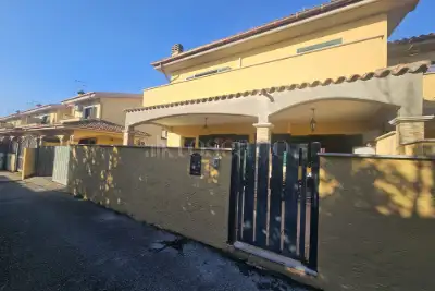 Villino a Schiera in vendita, Via Jenne, Anzio