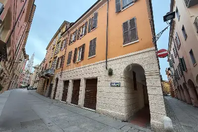 Casa in vendita, Via Sant'Eufemia, Modena
