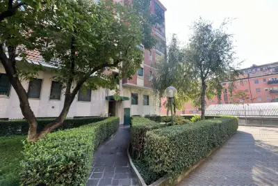 Casa in vendita, Via Lorenteggio, Milano