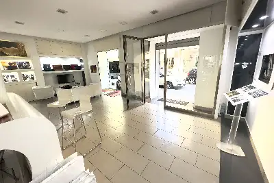 Negozio in vendita, Via Martiri d'Ungheria, Scafati