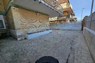 Casa in vendita, Via Polonia, Pomezia