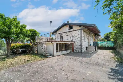 Villa Bifamiliare in vendita, Via Monte Tapino, Moniga del Garda