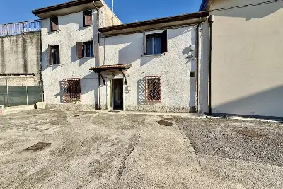Villino a Schiera in vendita, Località Vecchi, Peschiera del Garda