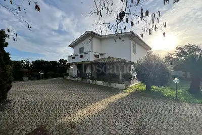 Villa in vendita, Via di Praia a Mare, Fiumicino