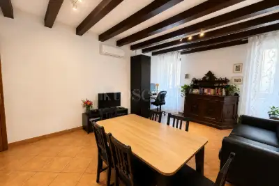 Casa in vendita, Via della Valverde 73, Verona