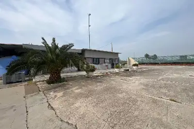 Capannone in vendita, Strada Statale 16 Adriatica, Cerignola