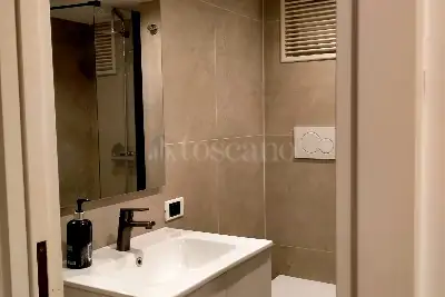 Casa in affitto, Via di San Nicola da Tolentino, Roma