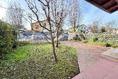 Villa Bifamiliare in vendita, Quartiere G. C. Abba Traversa Sesta, Brescia