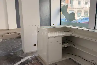 Negozio in affitto, Via Adige, Siracusa