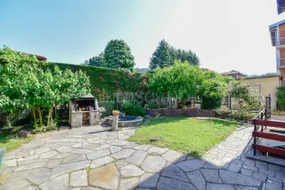 Villa Bifamiliare in vendita, Via Timavo, Como